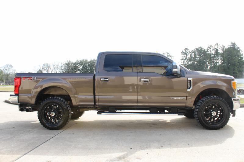 Ford F-250 SD Lariat Crew Cab 4WD 2017