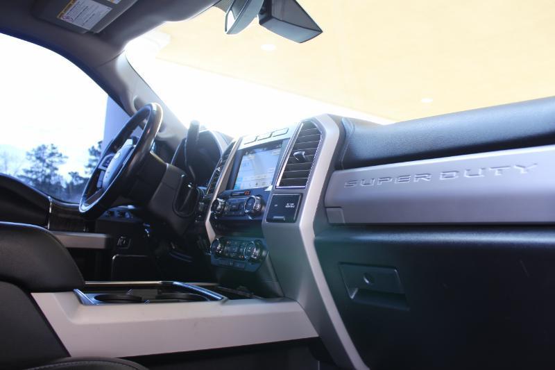 Ford F-250 SD Lariat Crew Cab 4WD 2017