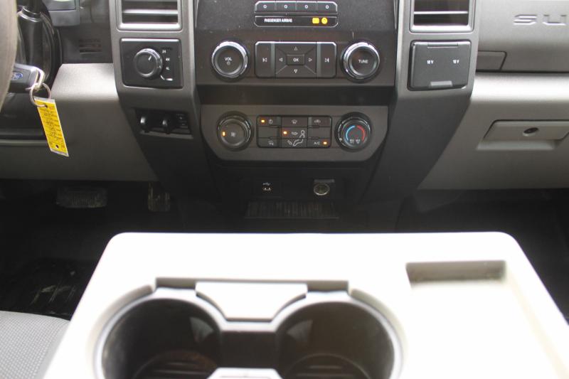 Ford F-350 SD XL Crew Cab Long Bed DRW 4WD 2019