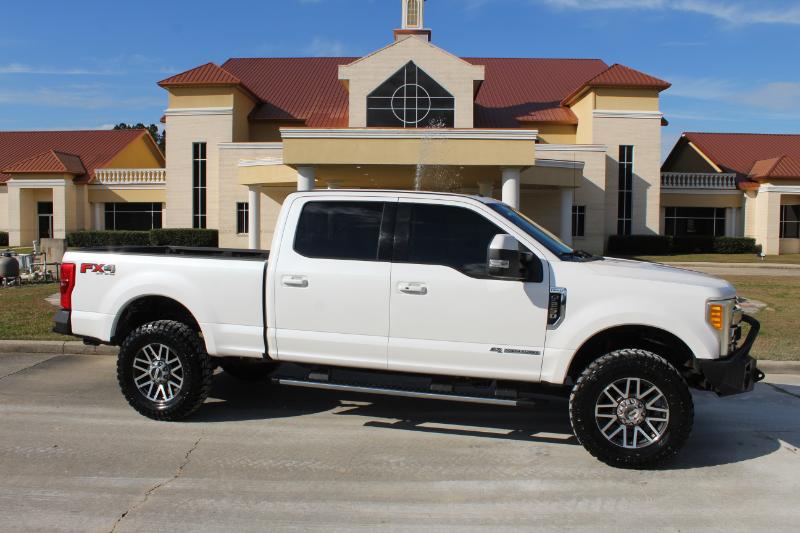 Ford F-250 SD Lariat Crew Cab 4WD 2017