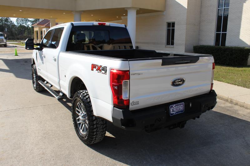 Ford F-250 SD Lariat Crew Cab 4WD 2017