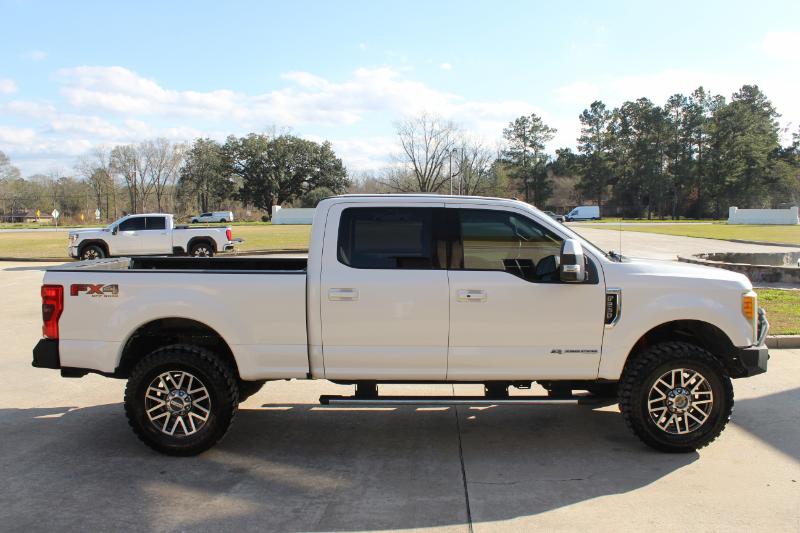 Ford F-250 SD Lariat Crew Cab 4WD 2017