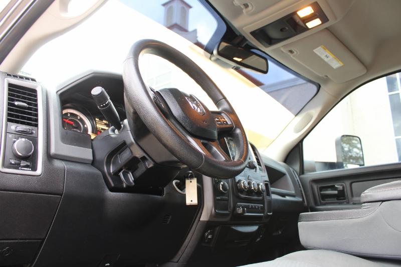 RAM 2500 Tradesman Crew Cab SWB 4WD 2016