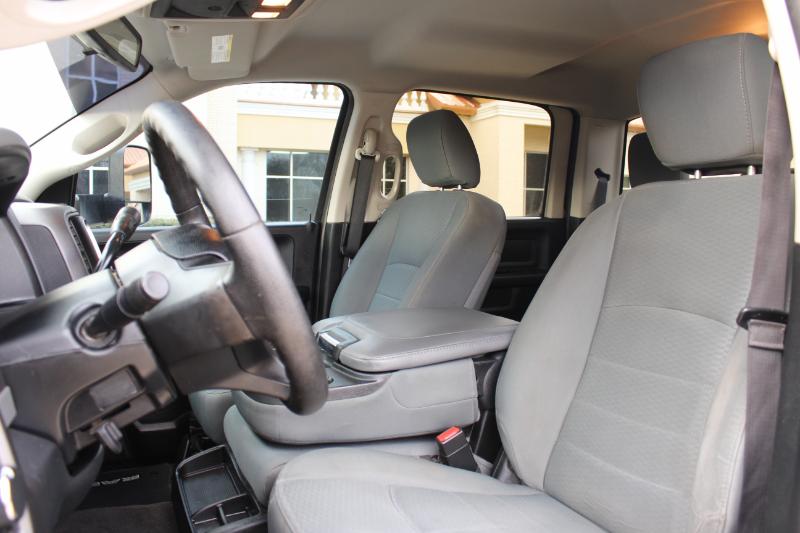 RAM 2500 Tradesman Crew Cab SWB 4WD 2016