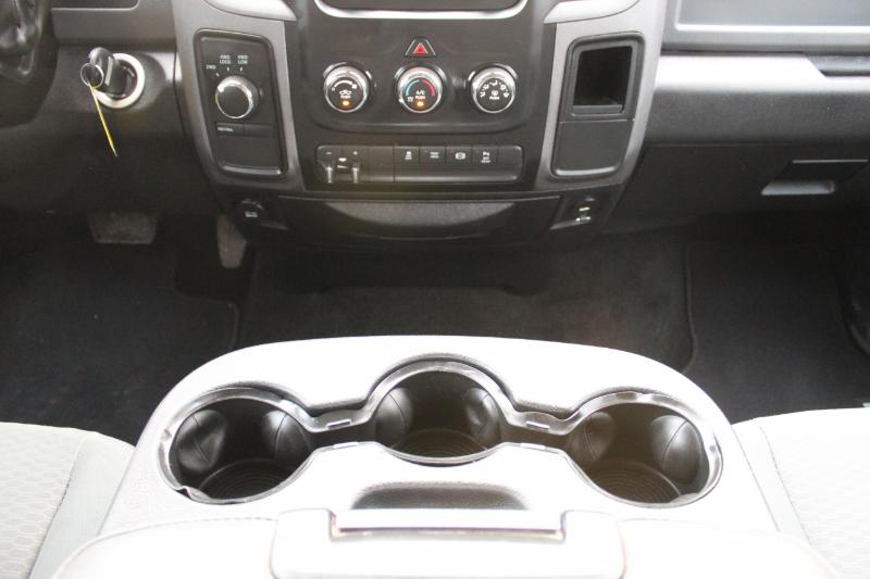 RAM 2500 Tradesman Crew Cab SWB 4WD 2016