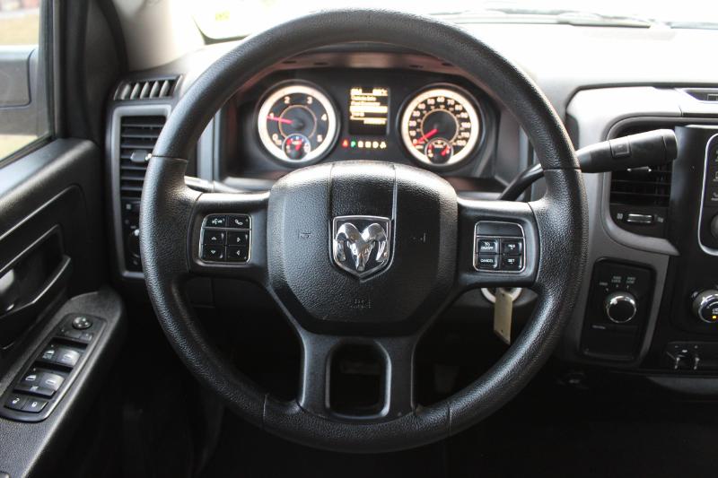 RAM 2500 Tradesman Crew Cab SWB 4WD 2016