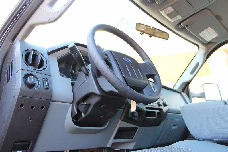 Ford F-250 SD XL Crew Cab 4WD 2011