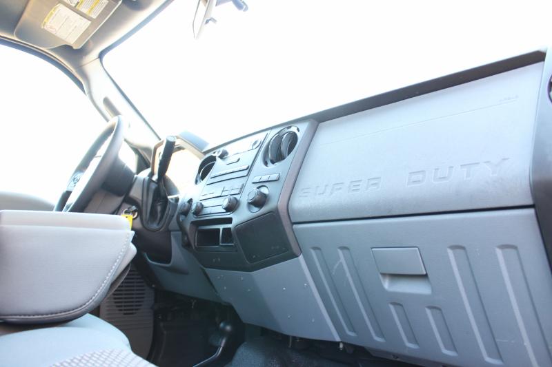 Ford F-250 SD XL Crew Cab 4WD 2011