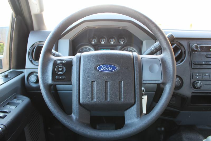 Ford F-250 SD XL Crew Cab 4WD 2011