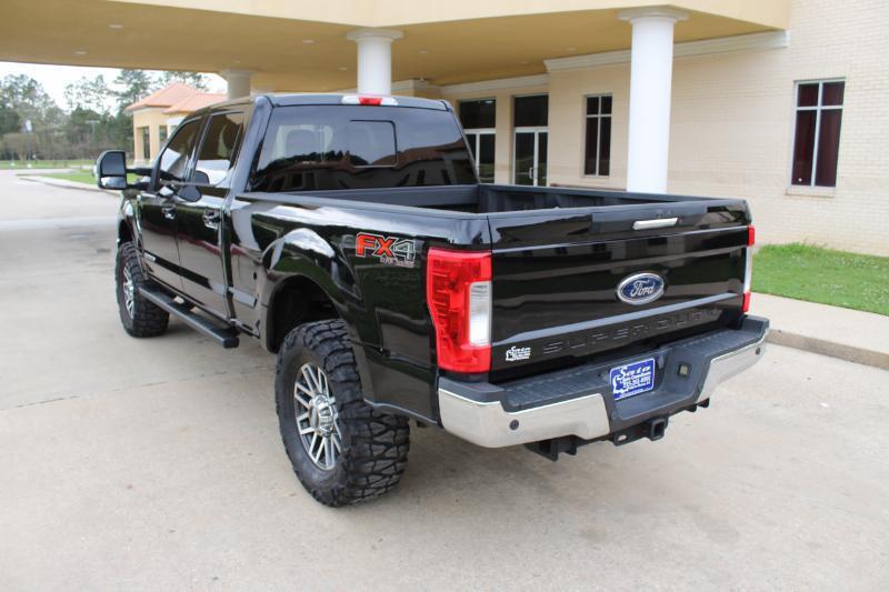 Ford F-250 SD Lariat Crew Cab 4WD 2017