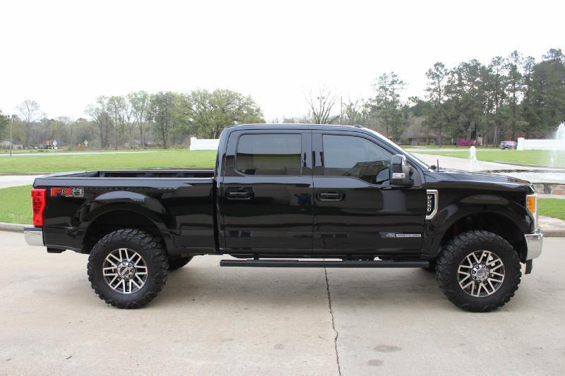 Ford F-250 SD Lariat Crew Cab 4WD 2017