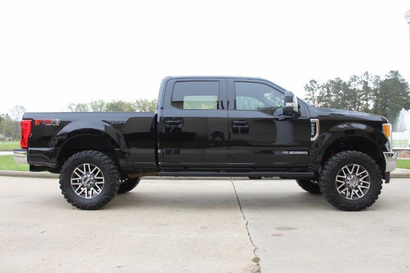 Ford F-250 SD Lariat Crew Cab 4WD 2017