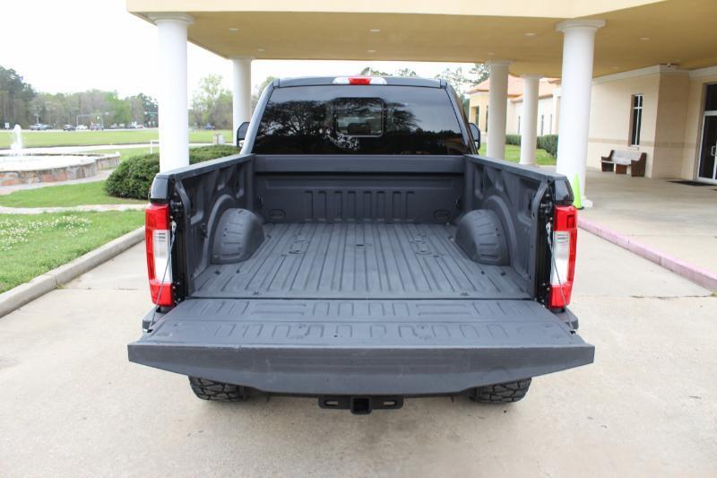 Ford F-250 SD Lariat Crew Cab 4WD 2017