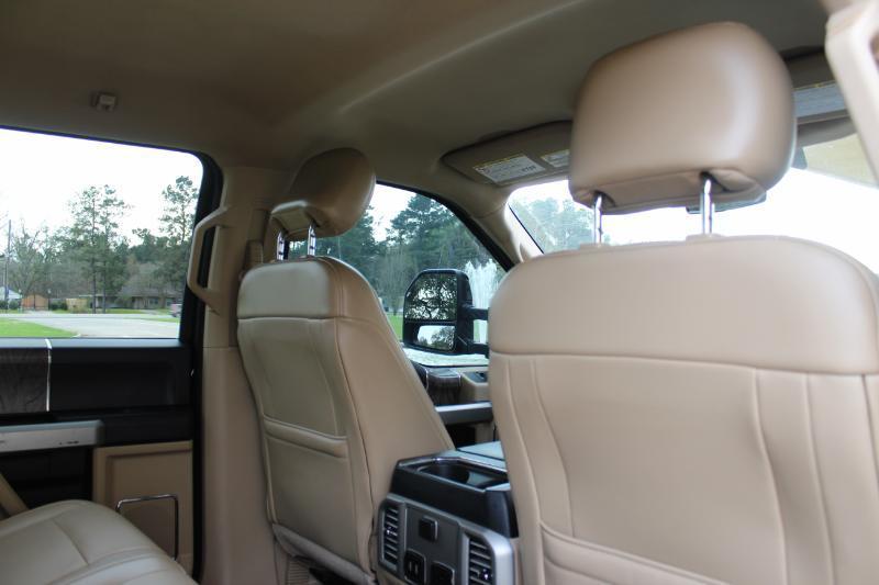 Ford F-250 SD Lariat Crew Cab 4WD 2017