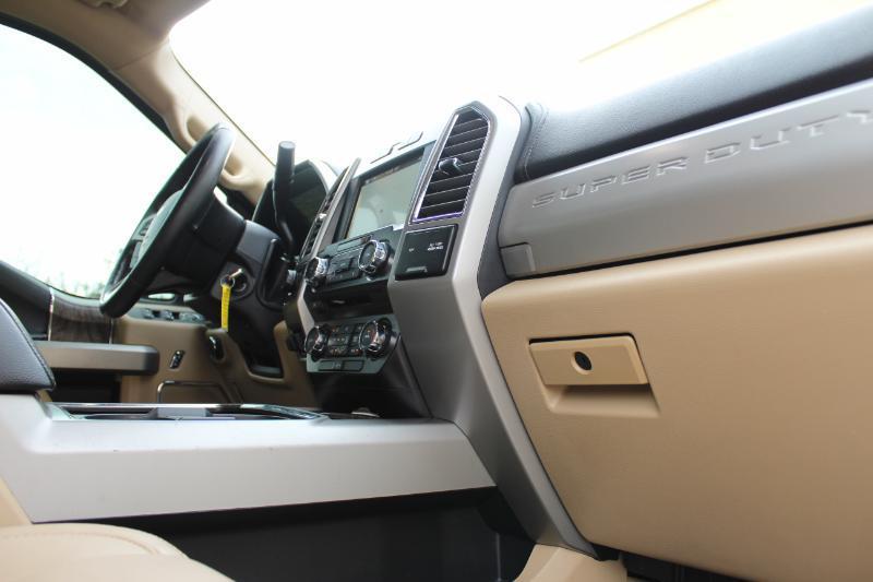 Ford F-250 SD Lariat Crew Cab 4WD 2017