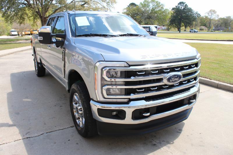 Ford F-250 SD Lariat Crew Cab Long Bed 4WD 2023