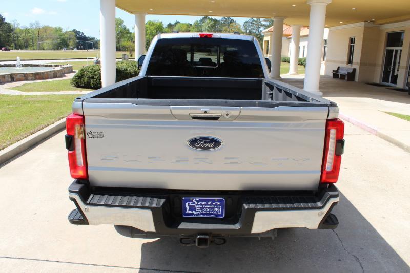 Ford F-250 SD Lariat Crew Cab Long Bed 4WD 2023