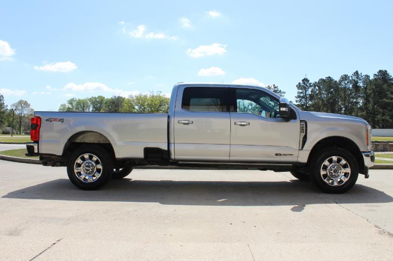 Ford F-250 SD Lariat Crew Cab Long Bed 4WD 2023