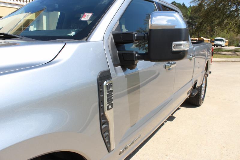 Ford F-250 SD Lariat Crew Cab Long Bed 4WD 2023