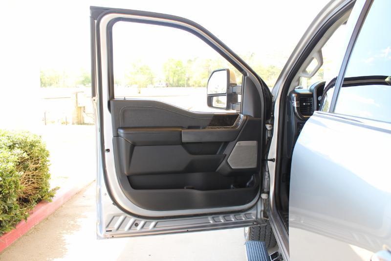 Ford F-250 SD Lariat Crew Cab Long Bed 4WD 2023