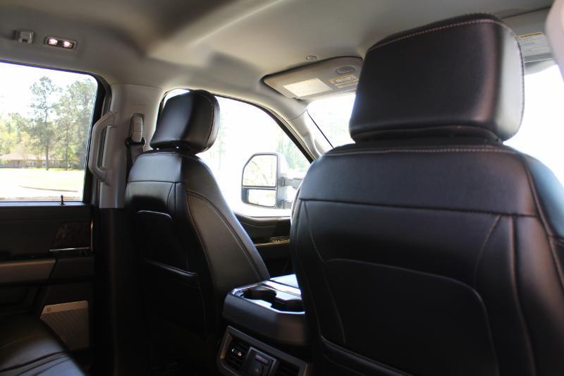 Ford F-250 SD Lariat Crew Cab Long Bed 4WD 2023