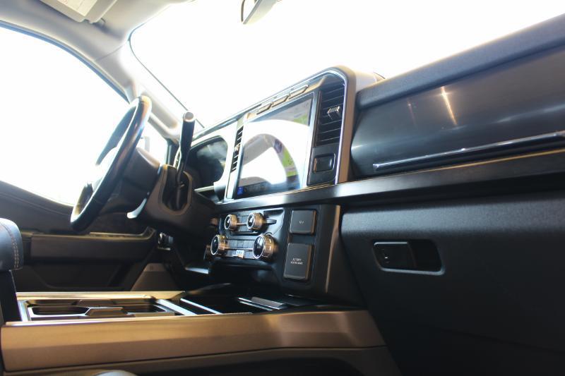 Ford F-250 SD Lariat Crew Cab Long Bed 4WD 2023