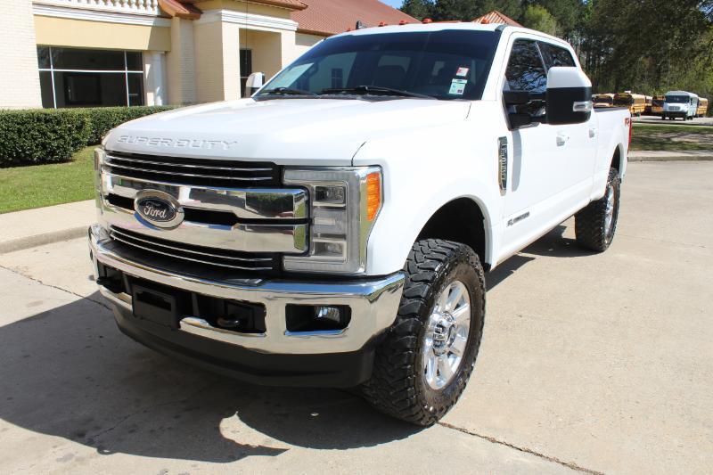 Ford F-250 SD Lariat Crew Cab 4WD 2019