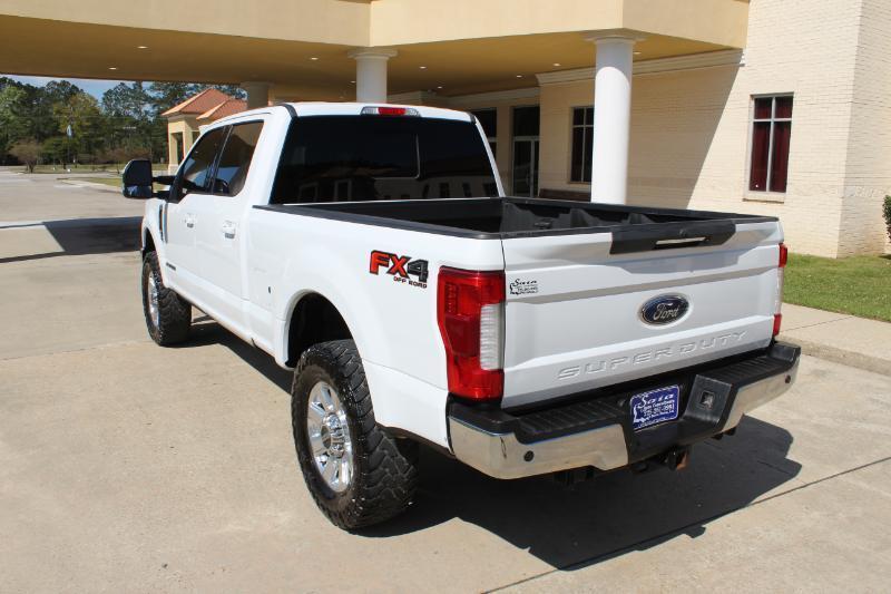 Ford F-250 SD Lariat Crew Cab 4WD 2019