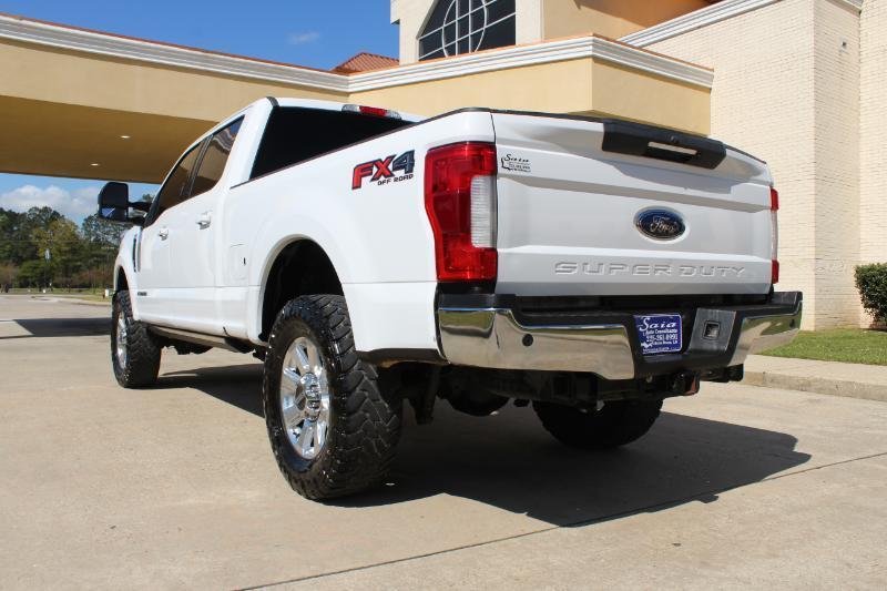 Ford F-250 SD Lariat Crew Cab 4WD 2019