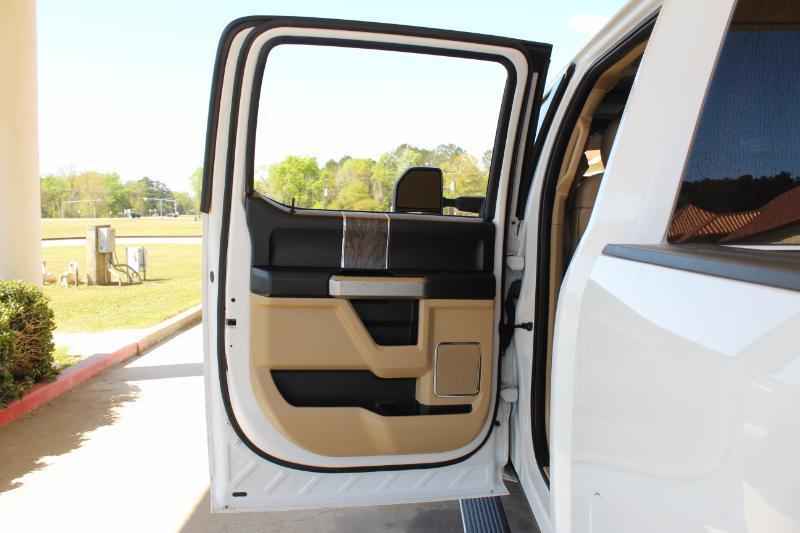 Ford F-250 SD Lariat Crew Cab 4WD 2019