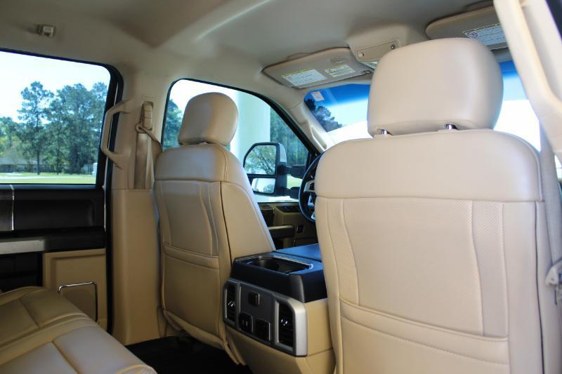 Ford F-250 SD Lariat Crew Cab 4WD 2019