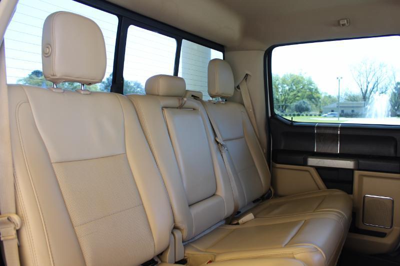 Ford F-250 SD Lariat Crew Cab 4WD 2019