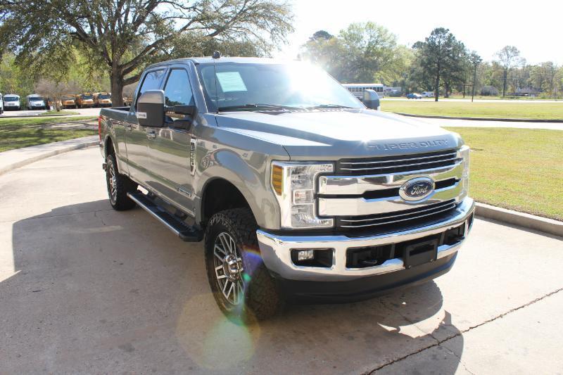 Ford F-250 SD Lariat Crew Cab 4WD 2019
