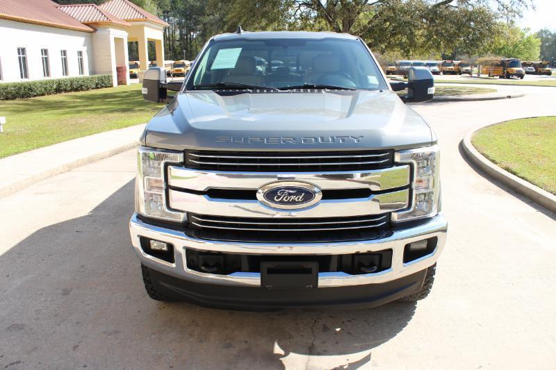 Ford F-250 SD Lariat Crew Cab 4WD 2019