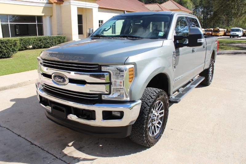 Ford F-250 SD Lariat Crew Cab 4WD 2019