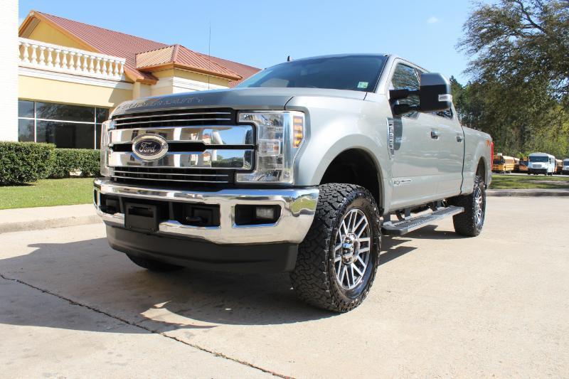 Ford F-250 SD Lariat Crew Cab 4WD 2019