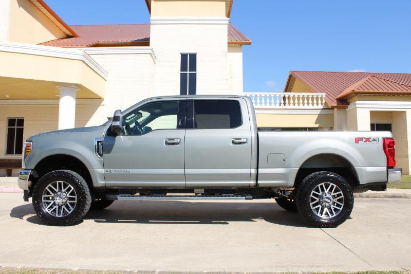 Ford F-250 SD Lariat Crew Cab 4WD 2019