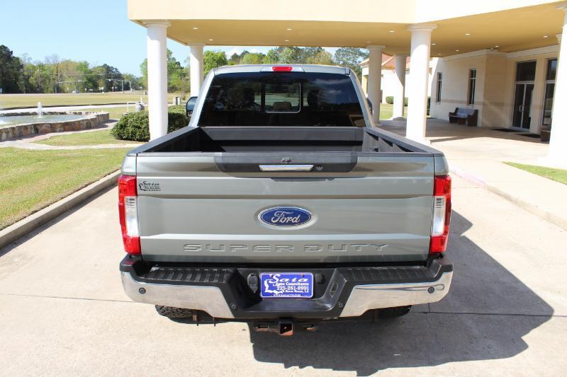 Ford F-250 SD Lariat Crew Cab 4WD 2019