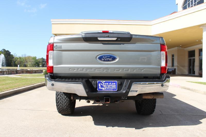Ford F-250 SD Lariat Crew Cab 4WD 2019