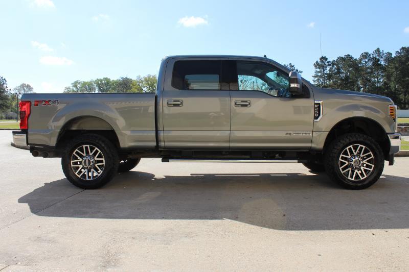 Ford F-250 SD Lariat Crew Cab 4WD 2019