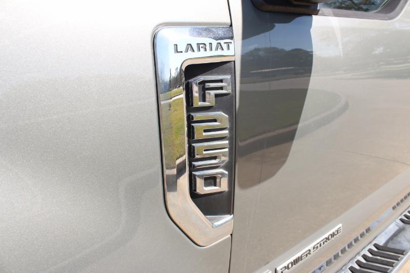 Ford F-250 SD Lariat Crew Cab 4WD 2019