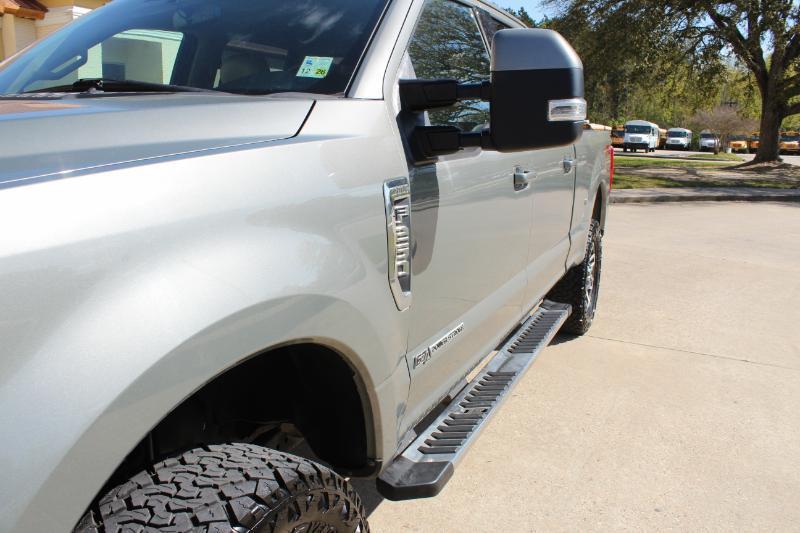 Ford F-250 SD Lariat Crew Cab 4WD 2019