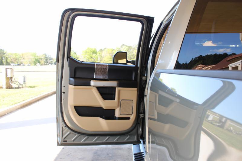 Ford F-250 SD Lariat Crew Cab 4WD 2019