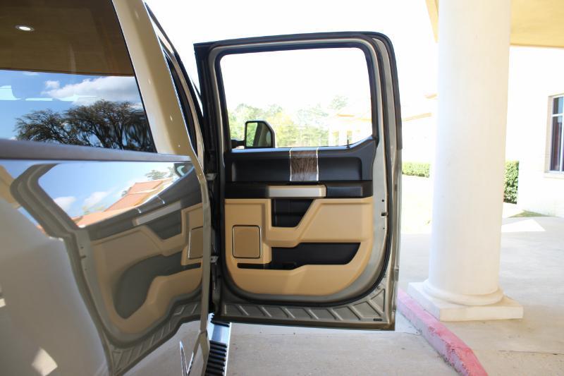 Ford F-250 SD Lariat Crew Cab 4WD 2019