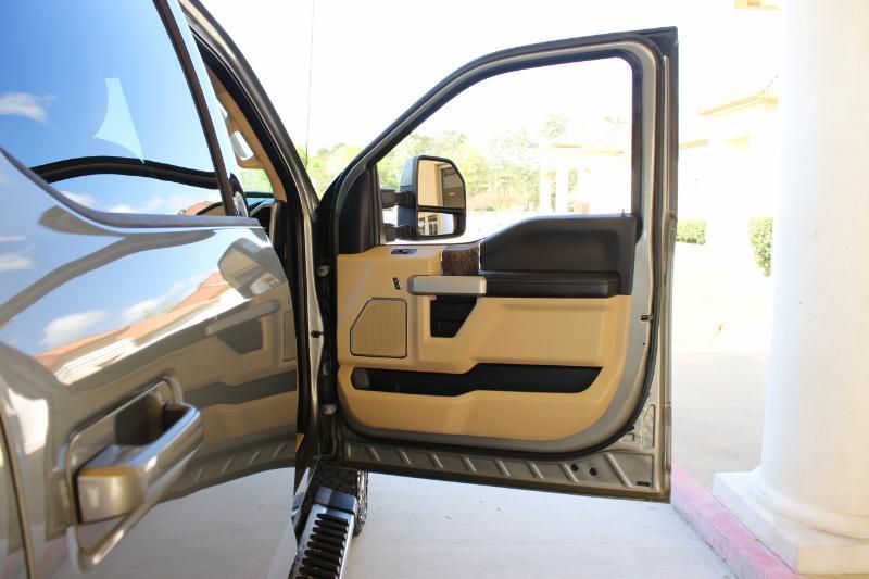 Ford F-250 SD Lariat Crew Cab 4WD 2019