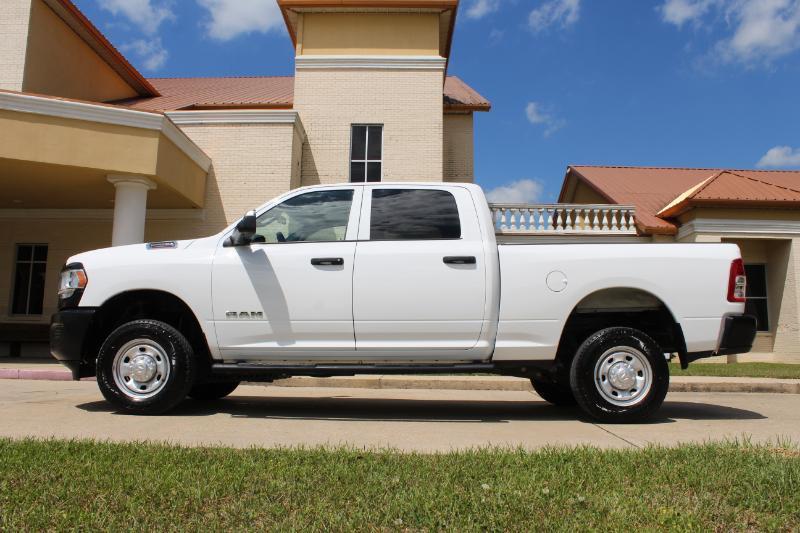 RAM 2500 Tradesman Crew Cab SWB 4WD 2022