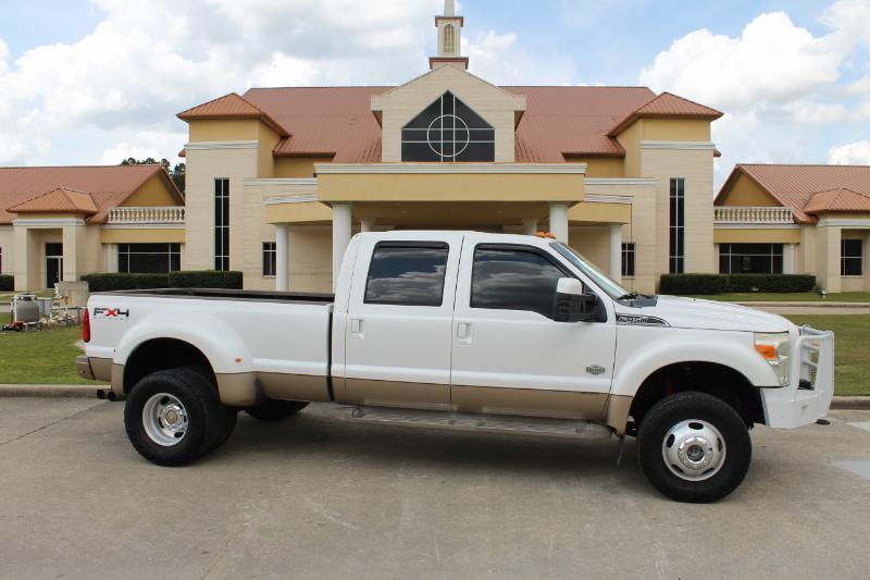 Ford F-450 SD King Ranch Crew Cab DRW 4WD 2011