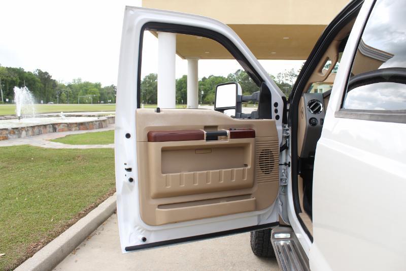Ford F-450 SD King Ranch Crew Cab DRW 4WD 2011