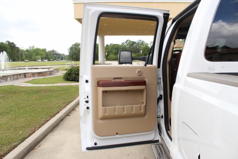 Ford F-450 SD King Ranch Crew Cab DRW 4WD 2011