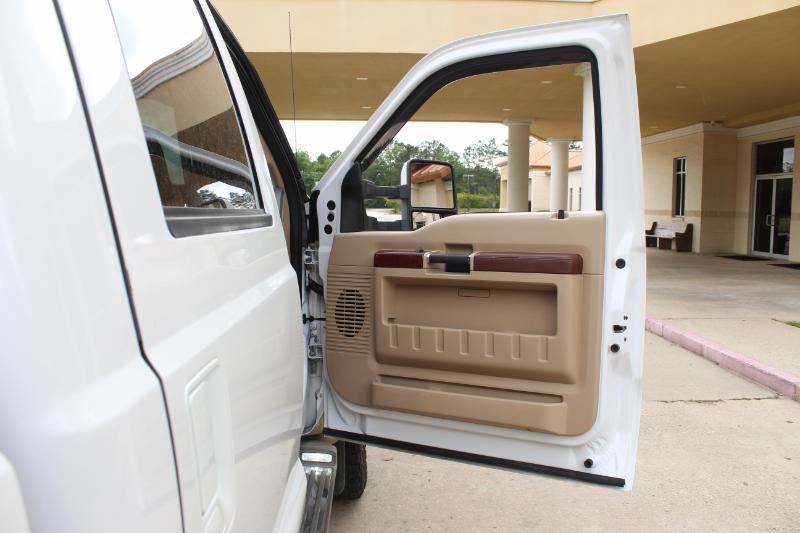 Ford F-450 SD King Ranch Crew Cab DRW 4WD 2011